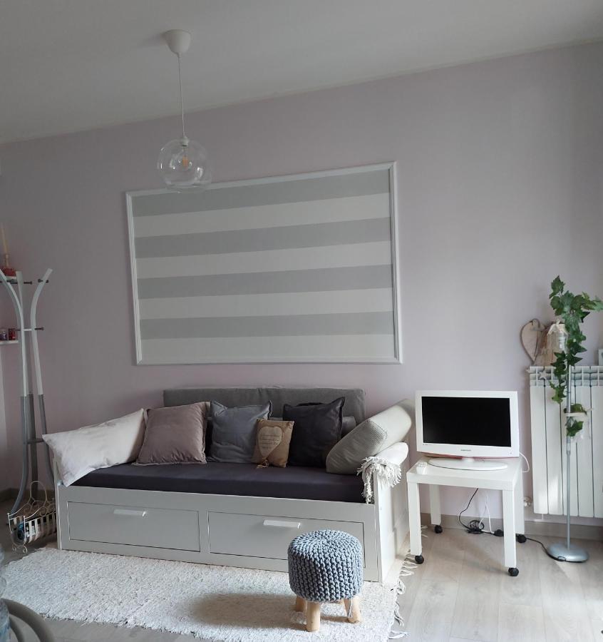 La Pineta - Delightful Small Apartment Near The City Center L'Aquila Exterior photo
