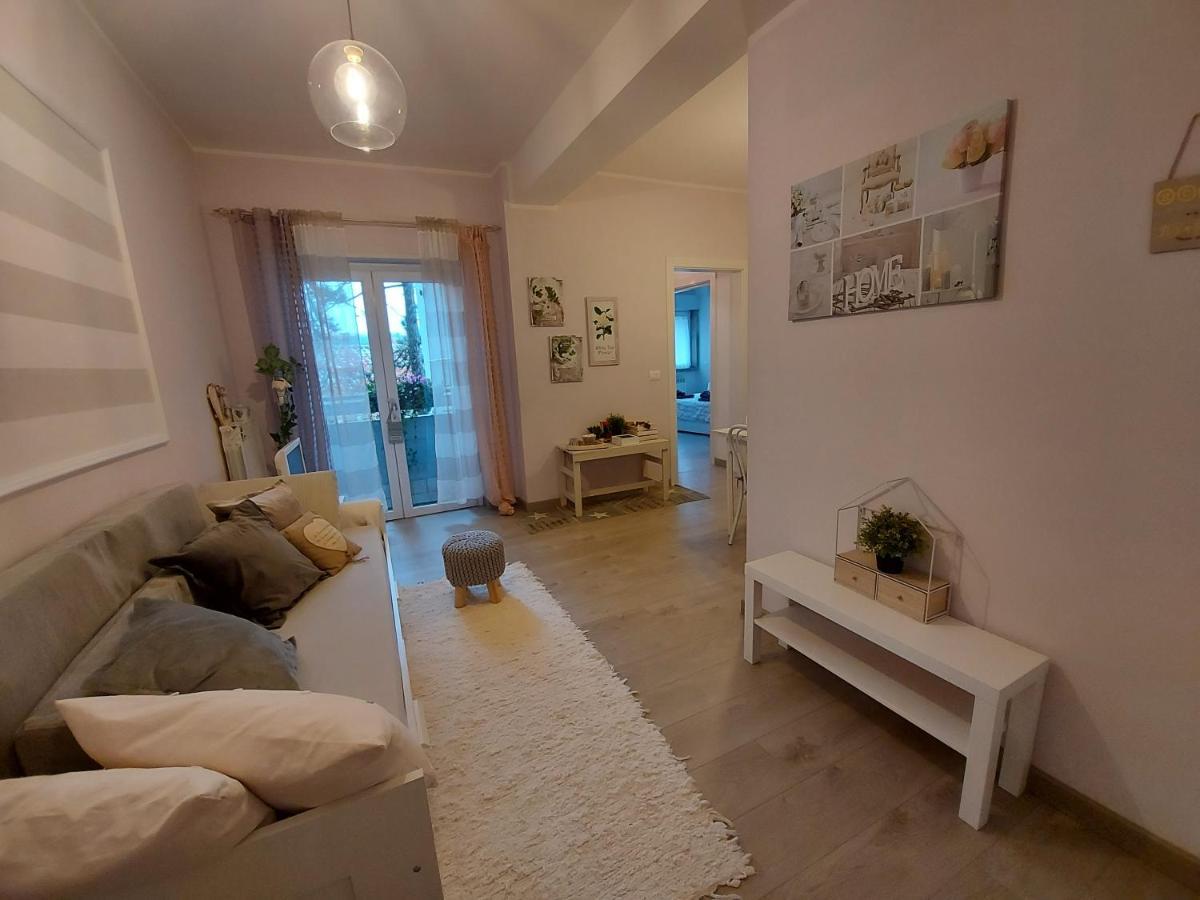 La Pineta - Delightful Small Apartment Near The City Center L'Aquila Exterior photo