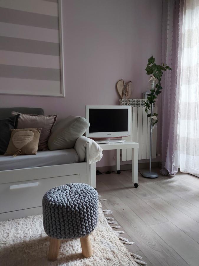 La Pineta - Delightful Small Apartment Near The City Center L'Aquila Exterior photo