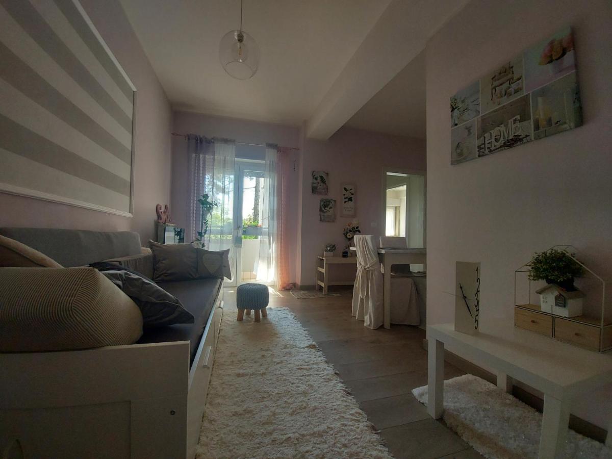 La Pineta - Delightful Small Apartment Near The City Center L'Aquila Exterior photo